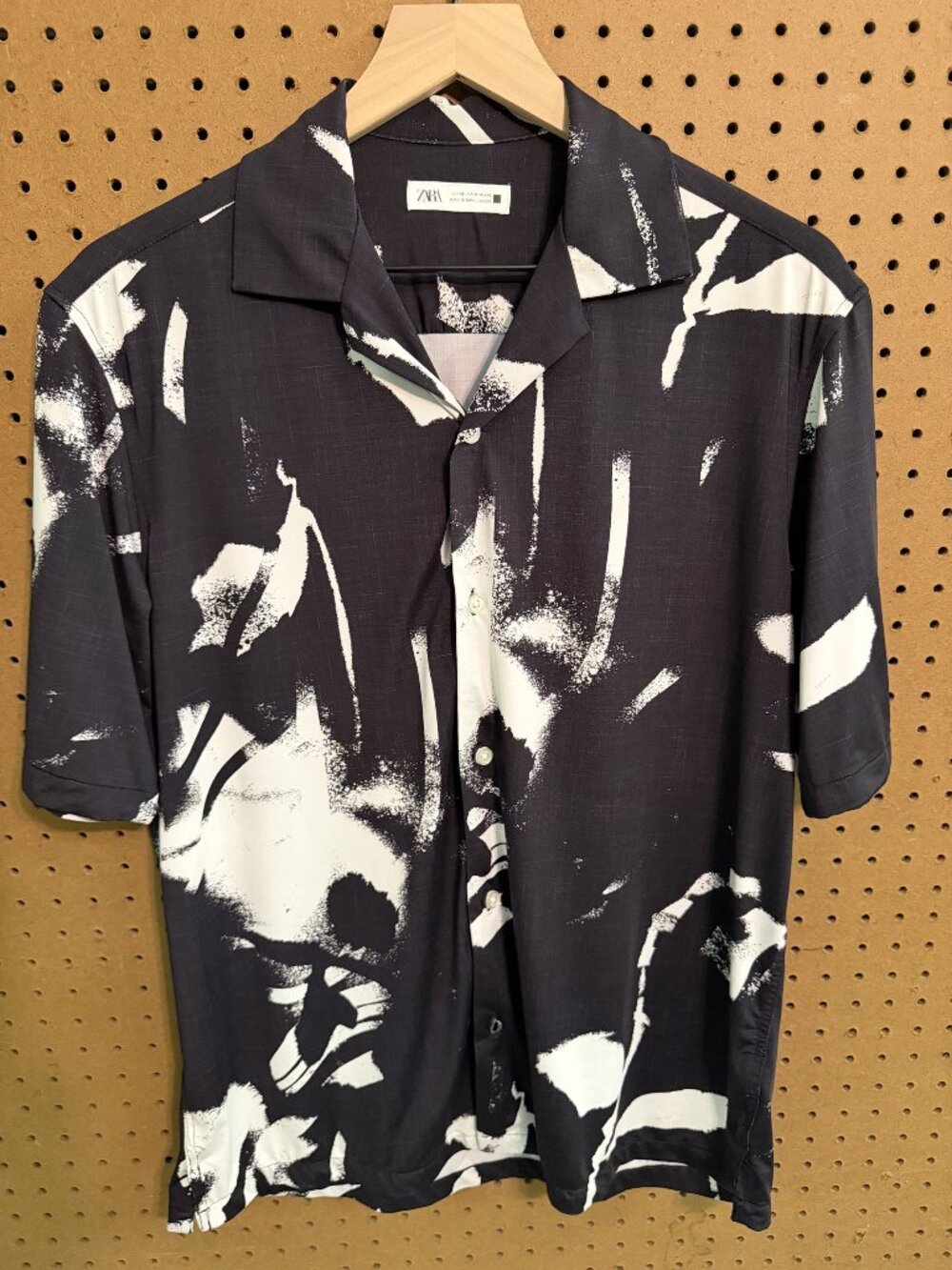 Zara Men's Camp Collar Shirt Black White Abstract Brushstroke Print M